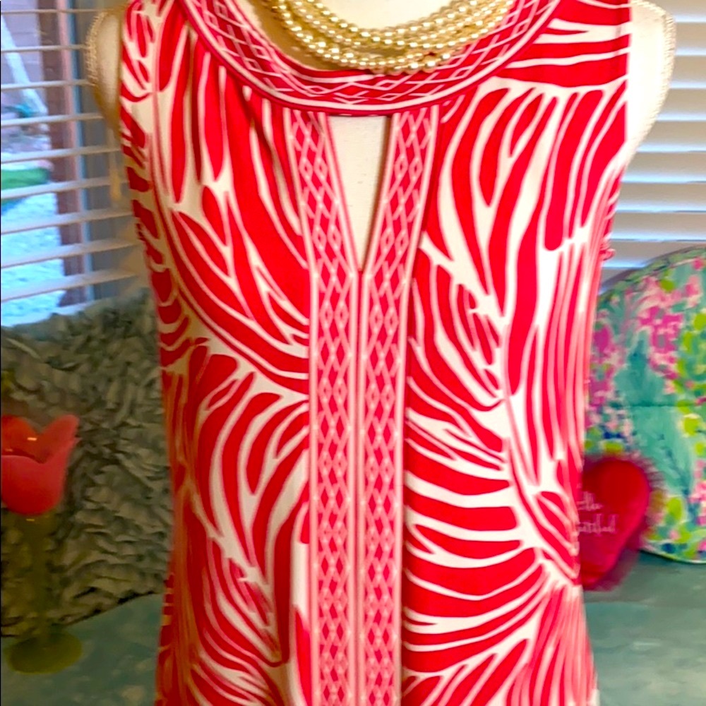 Dana Buchman stretchy pink print dress with peekaboo front triangle